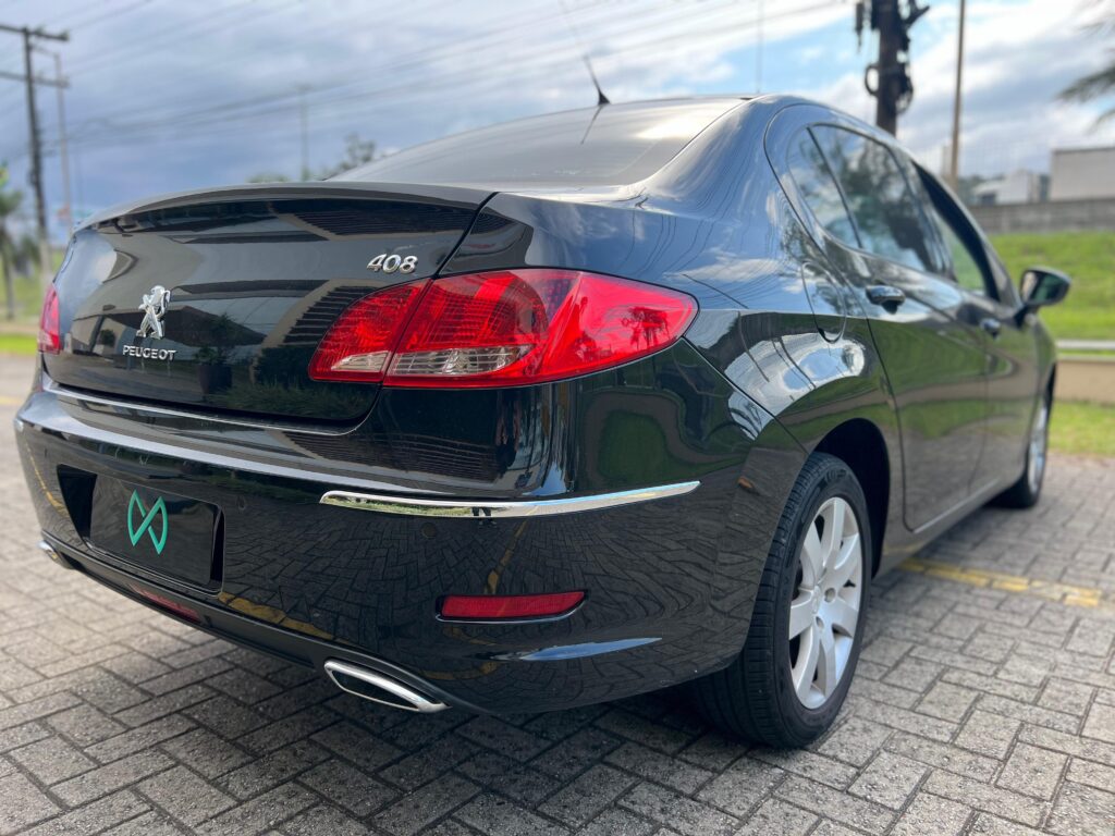 Peugeot 408